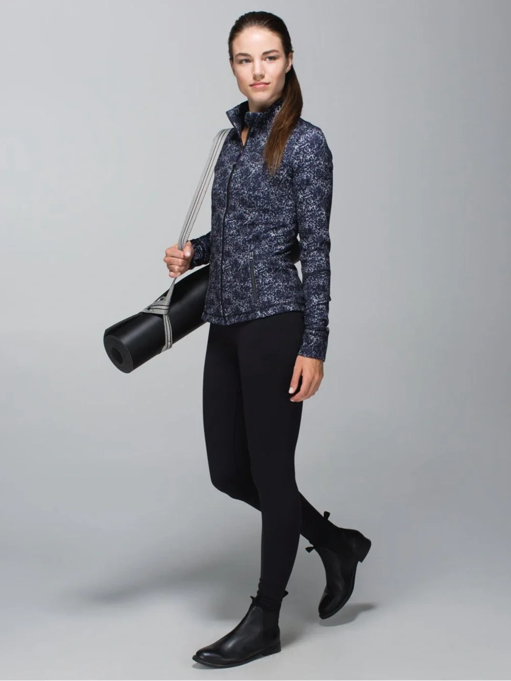 Lululemon Forme Jacket (Cuffins) Zip-Up. Size 8
